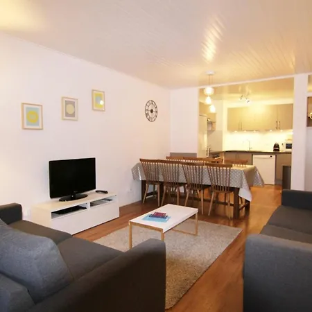 Confortable 8 Pers Avec Balcon, Garage Ferme Et Retour - L'alpe D'huez - Fr-1-405-131 *